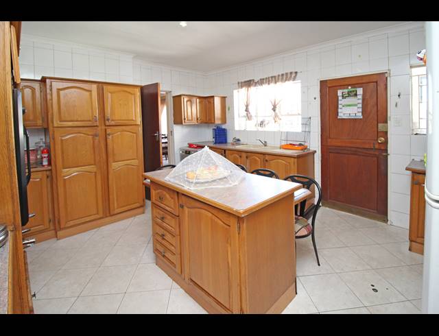 3 BEDROOM HOUSE FOR SALE IN CROSBY